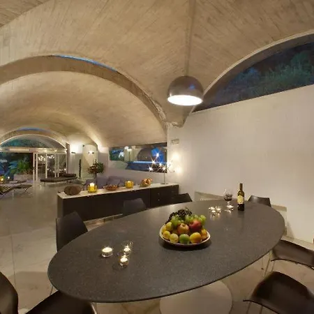 Sleeps 14 Pool Air Con Wifi 빌라